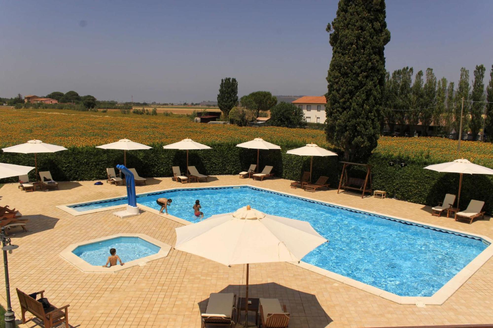 Podere Tre Cipressi Aparthotel Campiglia Marittima Exterior photo