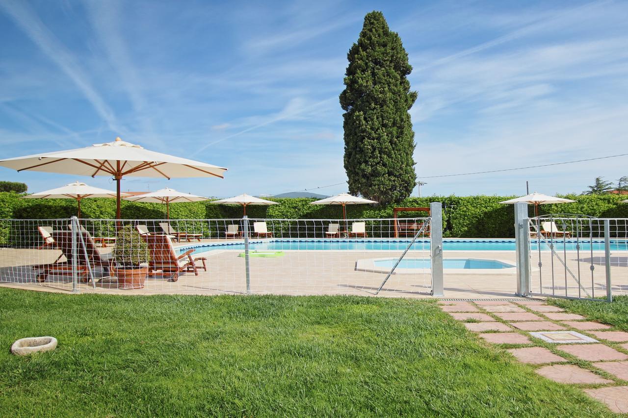 Podere Tre Cipressi Aparthotel Campiglia Marittima Exterior photo